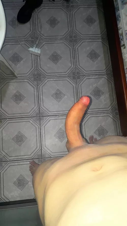 Foreskin is so big it cover half my cocks head while hard