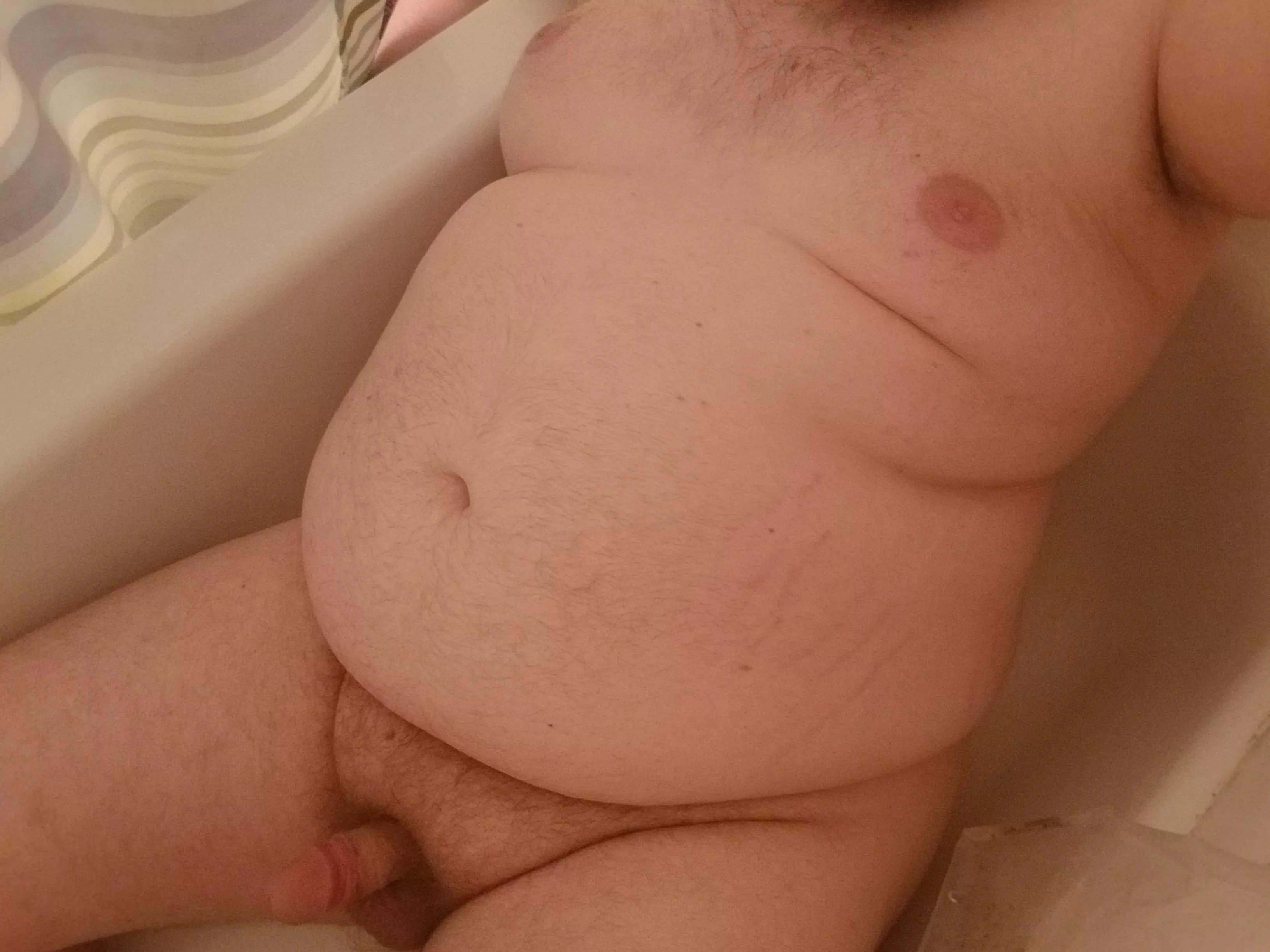 Gained some weight recently, thought I'd show how I fill out my tub as a first-time poster Gained some weight recently, thought I'd show how I fill out my tub as a first-time poster