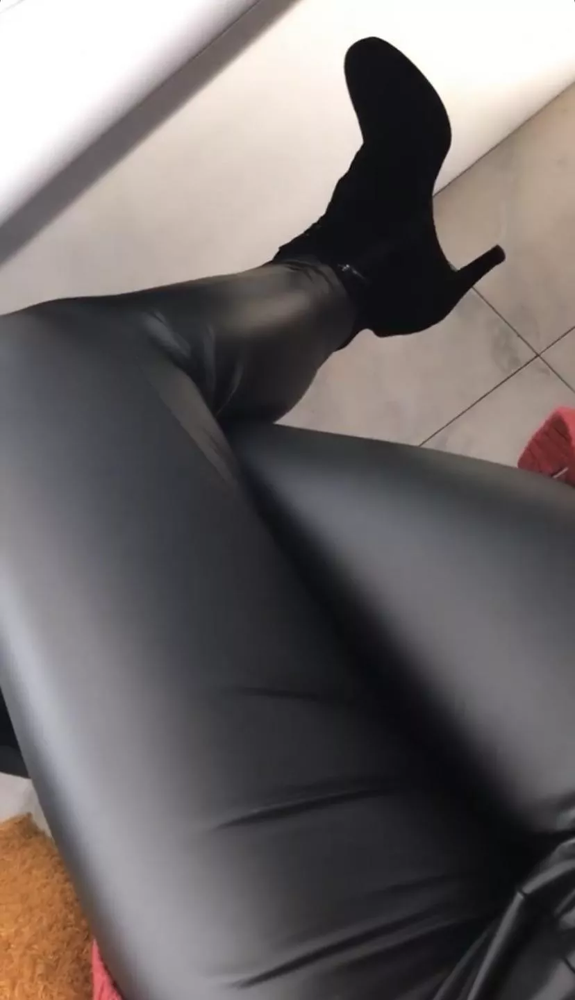 In love my new heels 😊