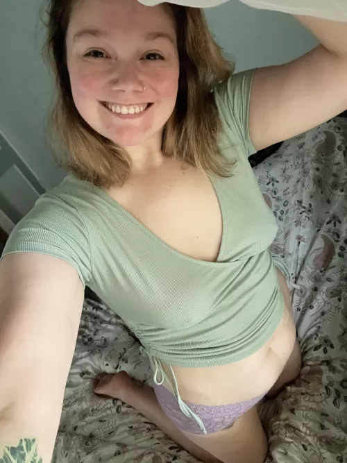 Just your typical mom next door 😜