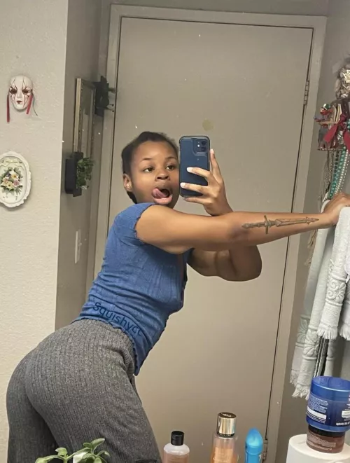 [OC] Lips and tongue ready for use