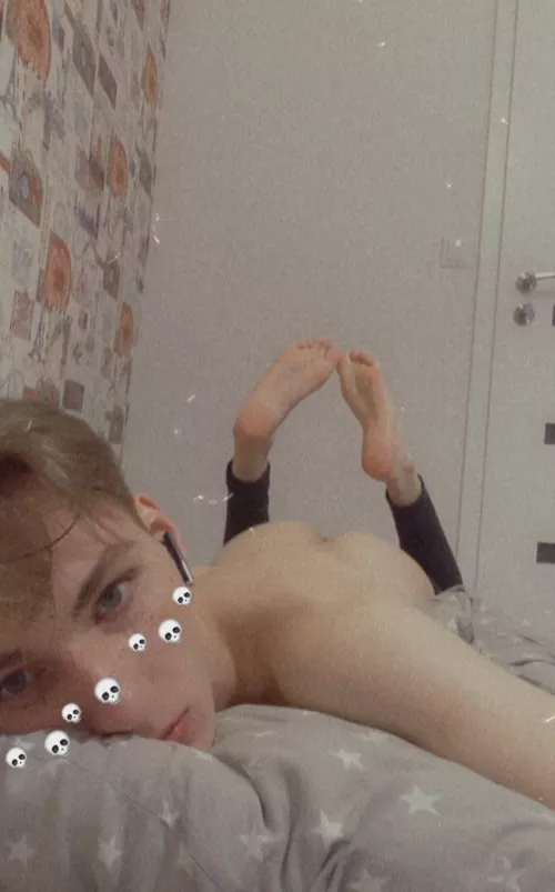 Sending much love to 5 people who will see this 🖤