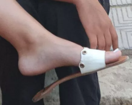 what will you do if i offered you my foot ? 😳