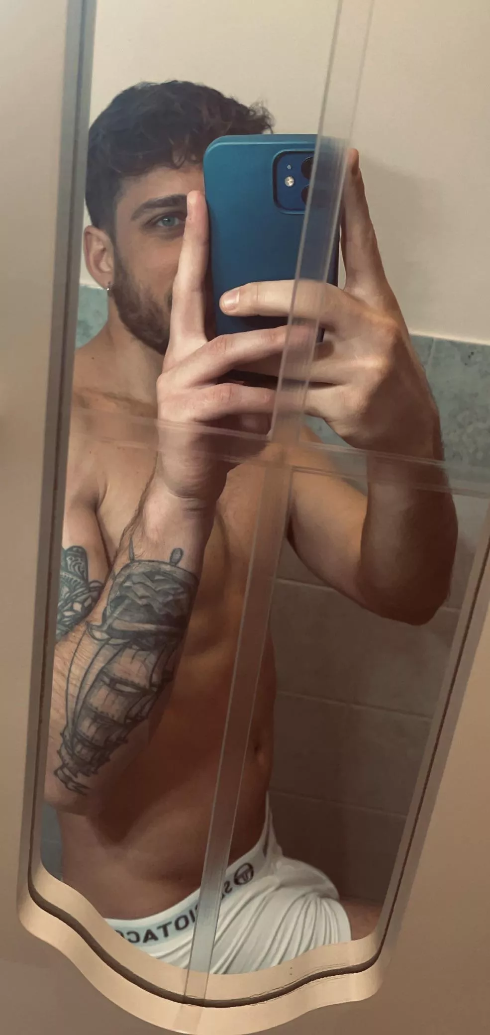 who keeps me company?💦🔥