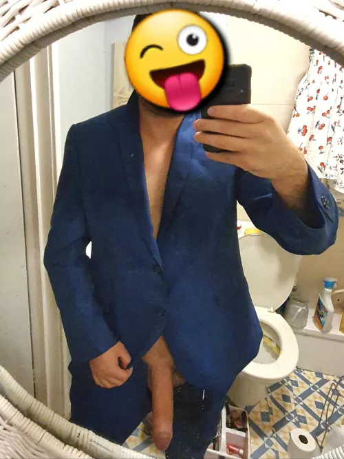 A wedding today, the bride had massive tits and turned me on 🙈