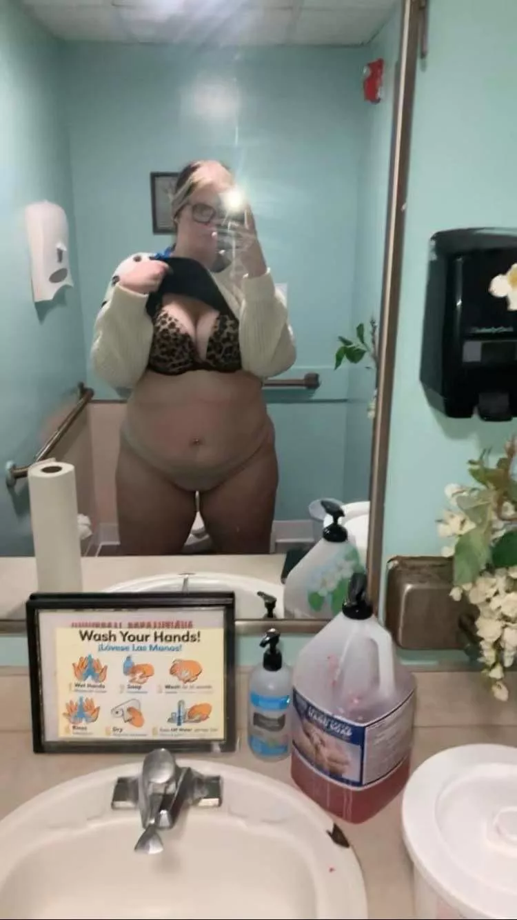 Anyone wanna help me out?😈😜