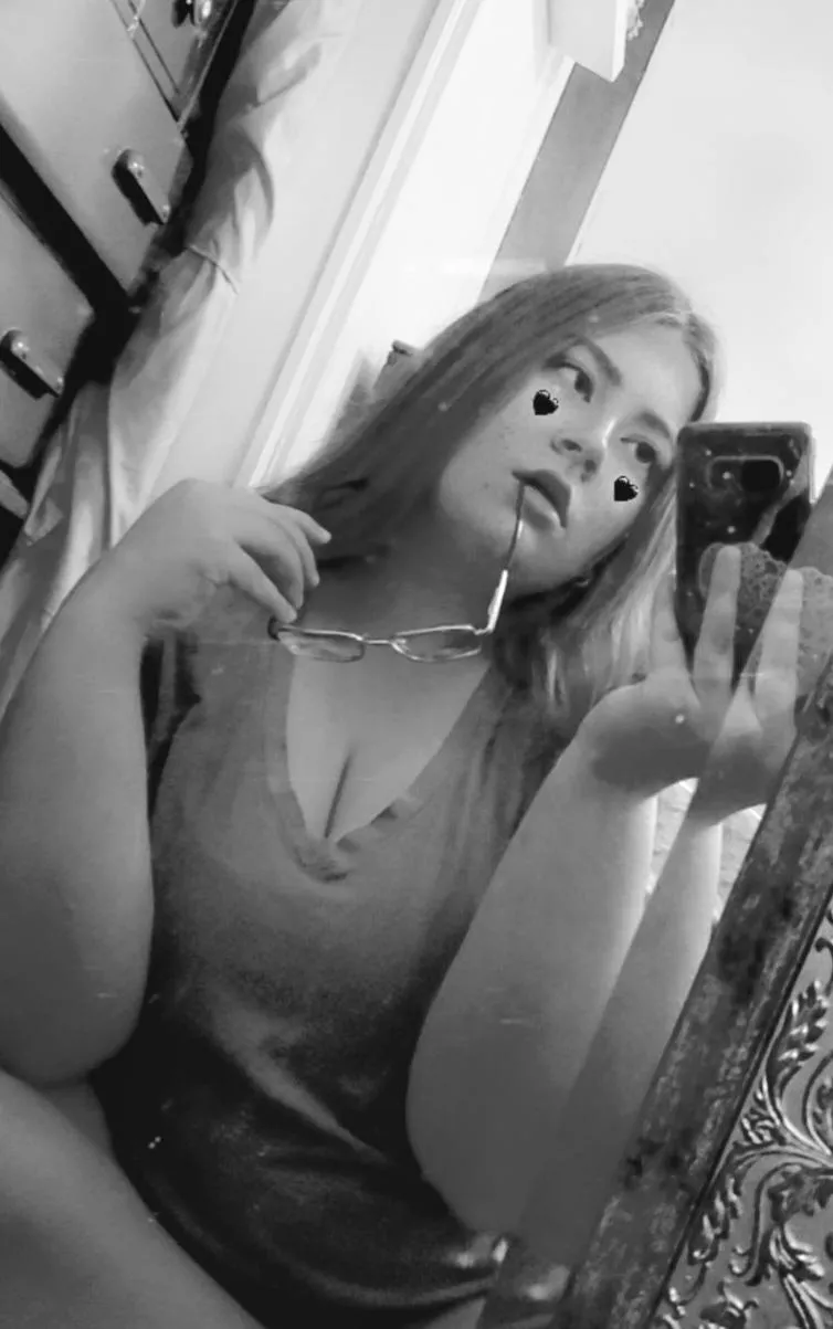 Finally starting to accept my curves, working on my confidence 🙈 (F20)