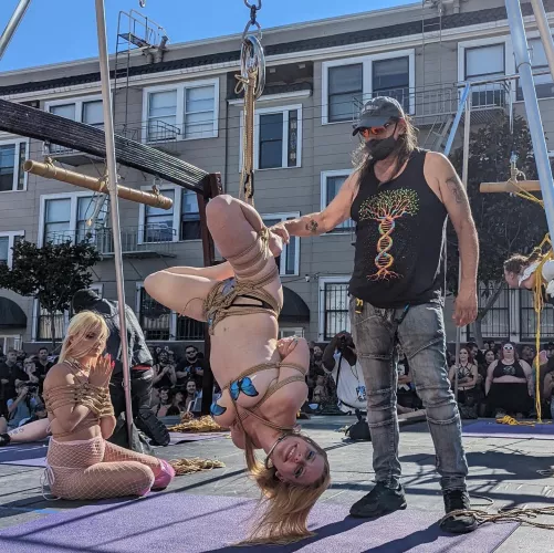 Folsom Street Fair 2022 Shibari performance. So much fun showing bondage to the incredible crowd