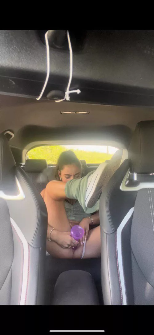 Free trial for my oF in bio 😝