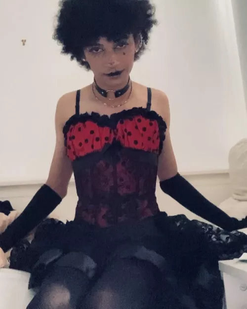 I don’t only have gothic outfits but these are my best I guess