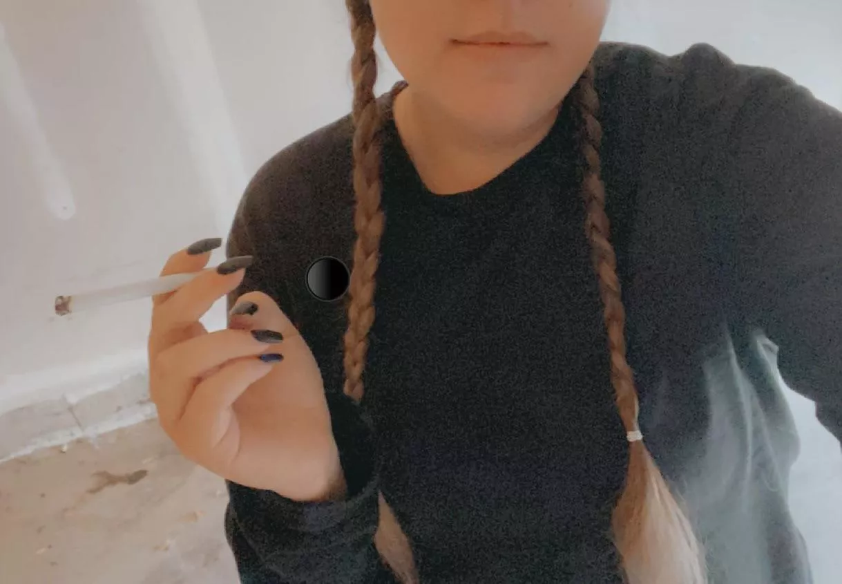 I think my hair looks cute today 🥺🥰