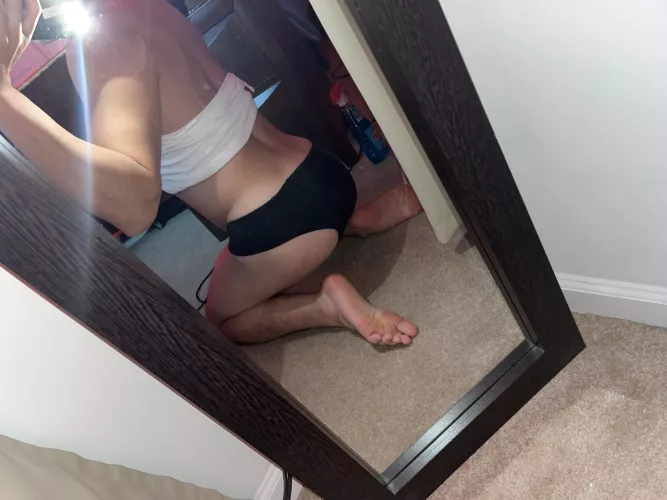 posing for strangers on the internet shouldnt be this much fun