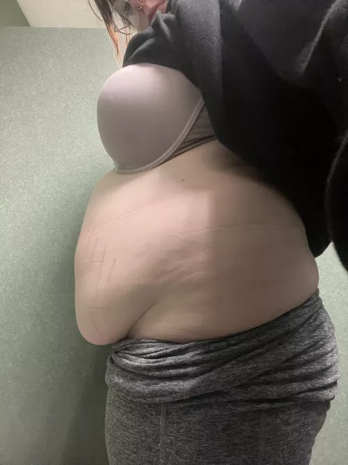 they brought donuts to the office and i couldn’t help myself 🍩🫣