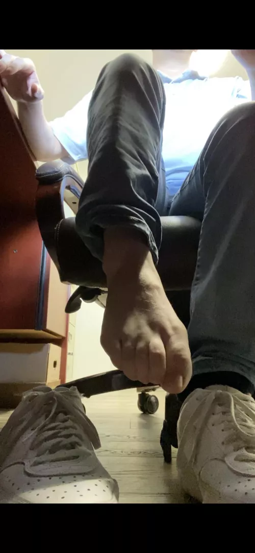 This is how you shove your foot in someones mouth 😅