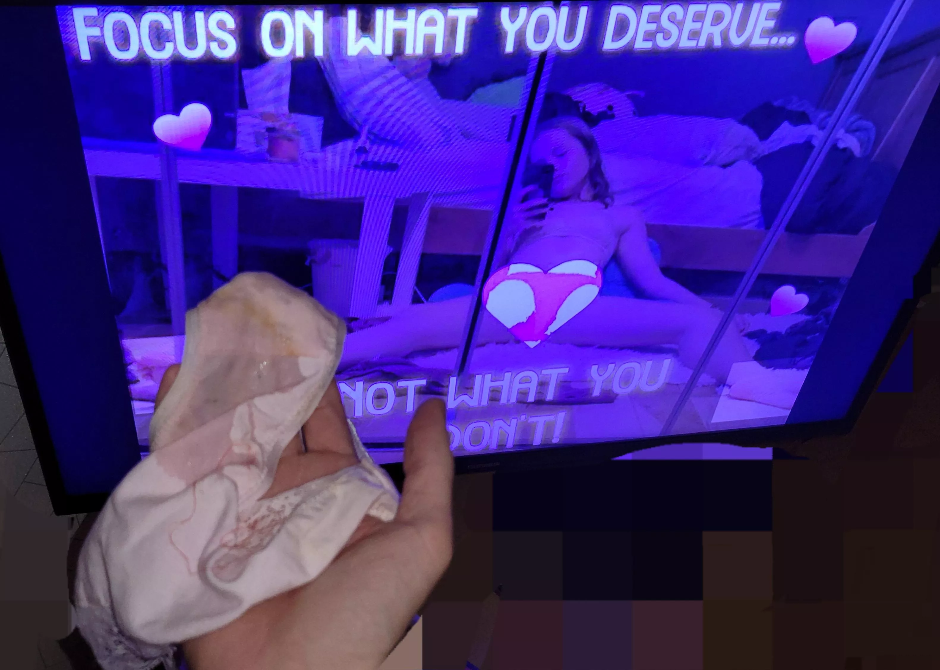 u/What-The-People-Want made me cum in my mom's panties and lick them clean. I love her♥️