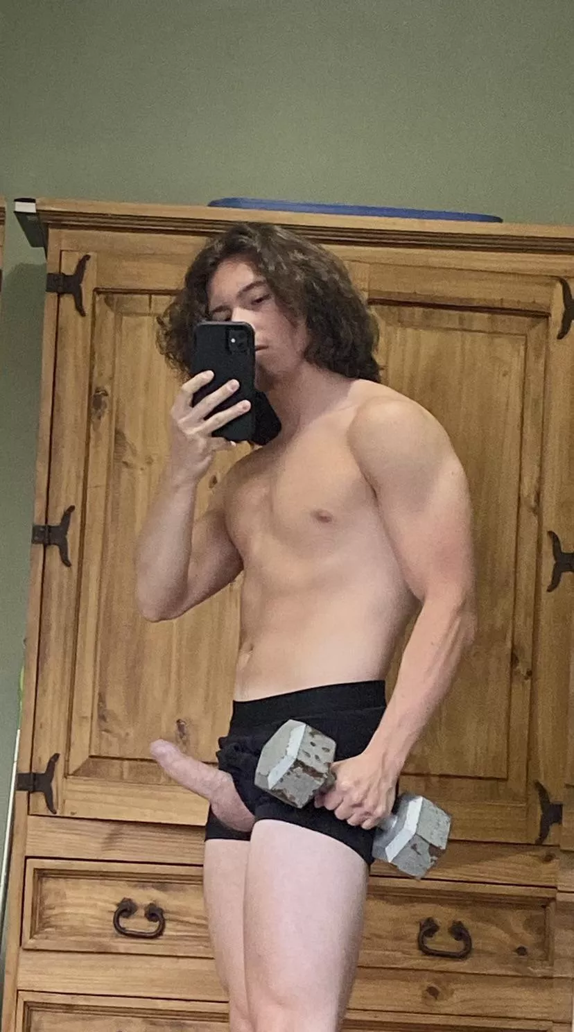 Wanna see me workout nude?