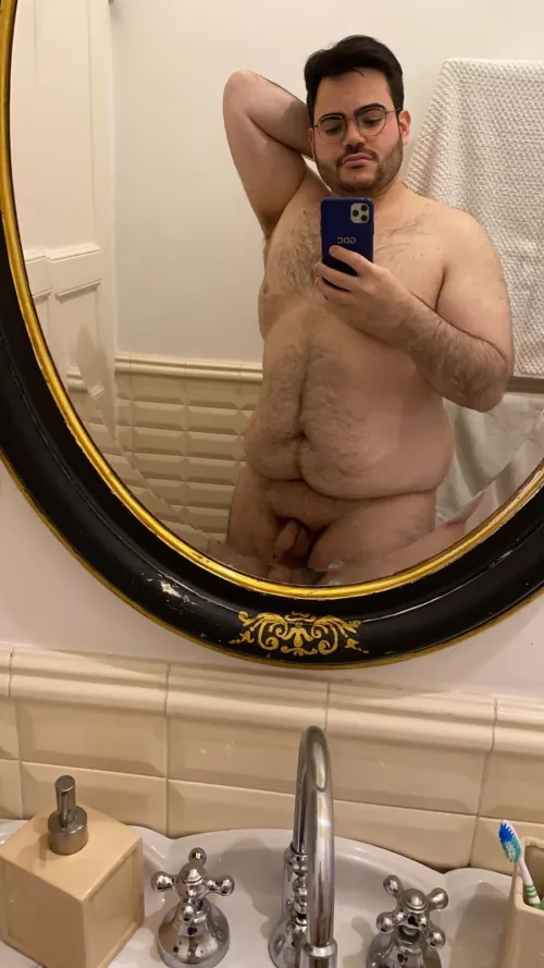 Well, it's not gonna suck itself 😬🐻