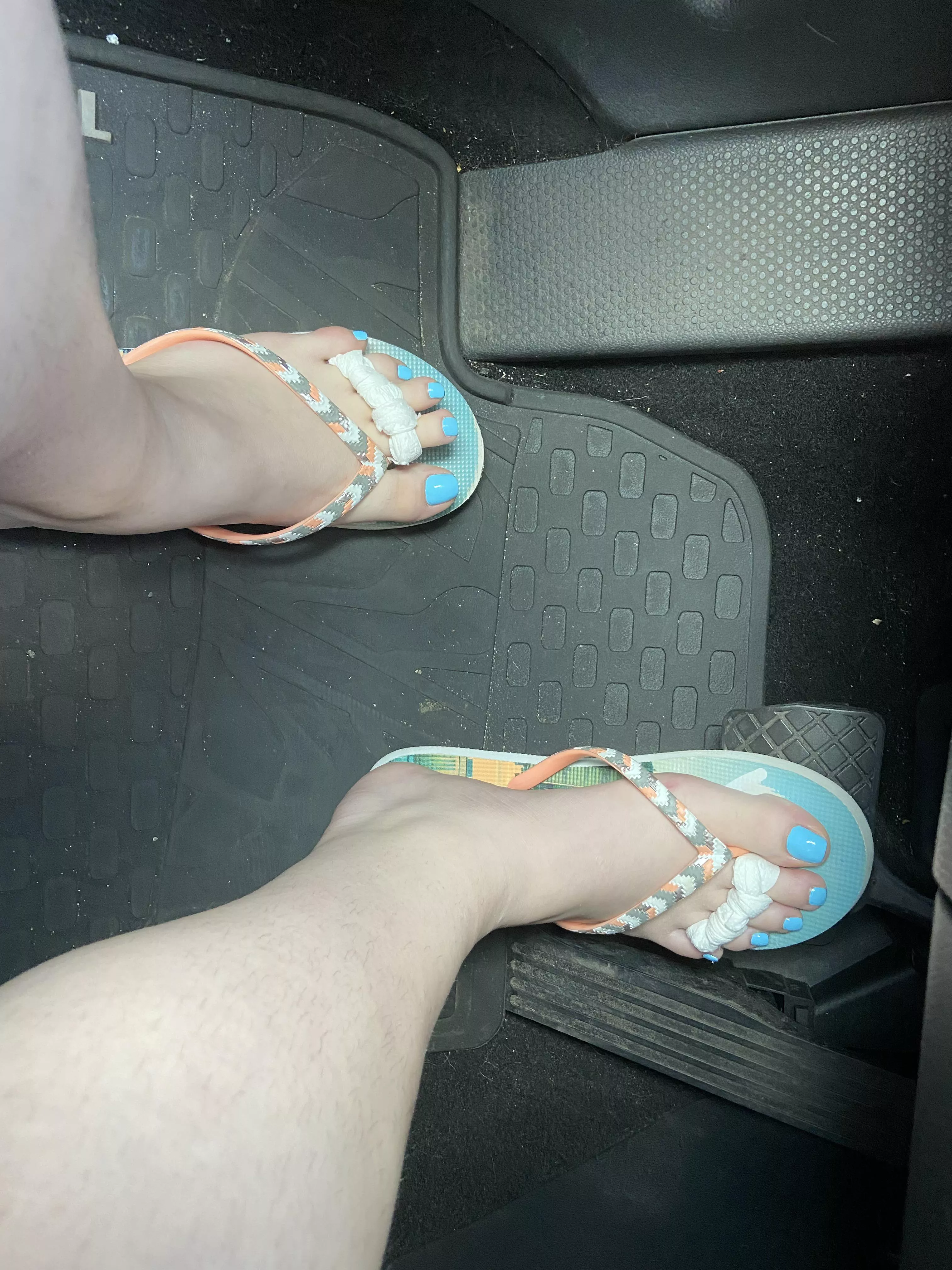 Who doesn’t love a fresh pedi? 😉