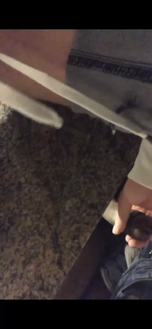 You playing with a BBC in train station bathroom😈