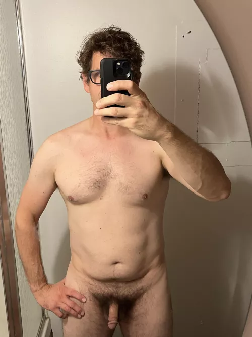 51, 207#, 6’ - Normally nude in the work bathroom.