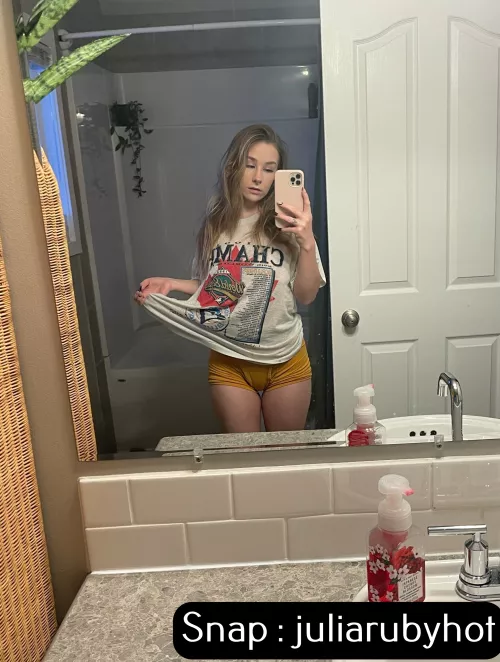 Are you going to offer me a seat? 😻