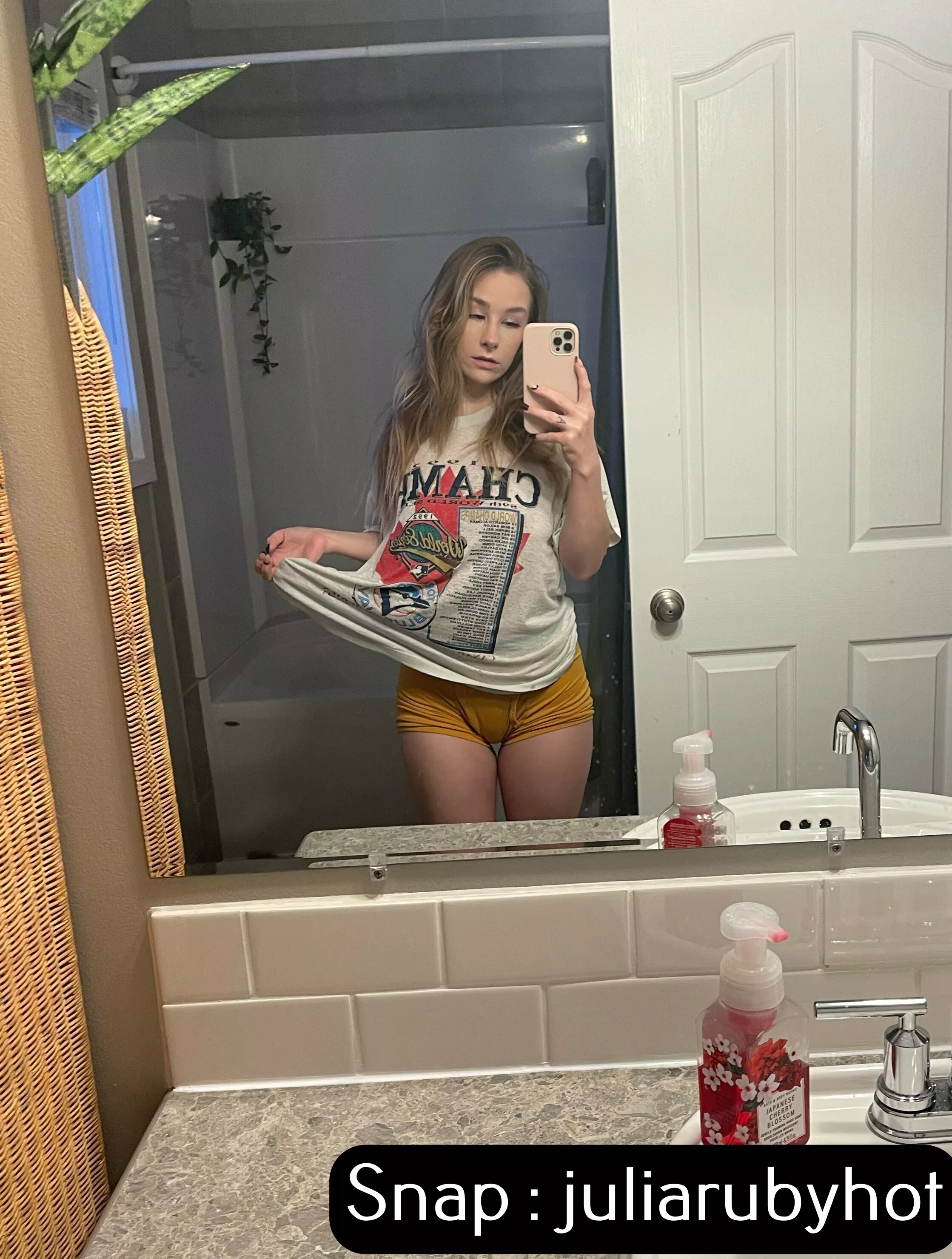 Are you going to offer me a seat? 😻