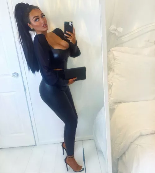 Busty Chav....🔥