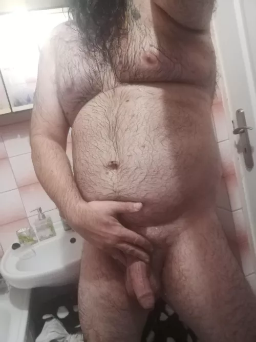 do you guys smell wet bear too???