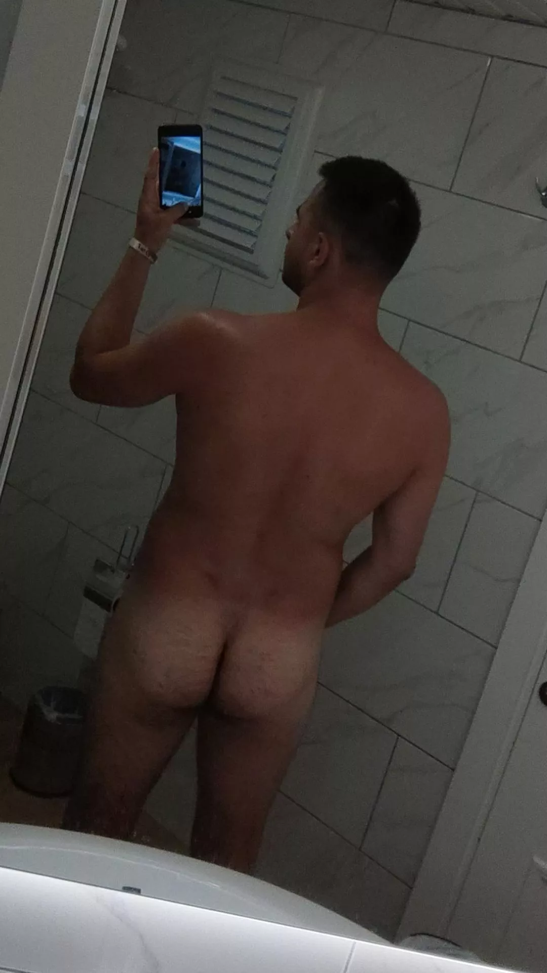 First Holiday for a long time brought back my tanline😍