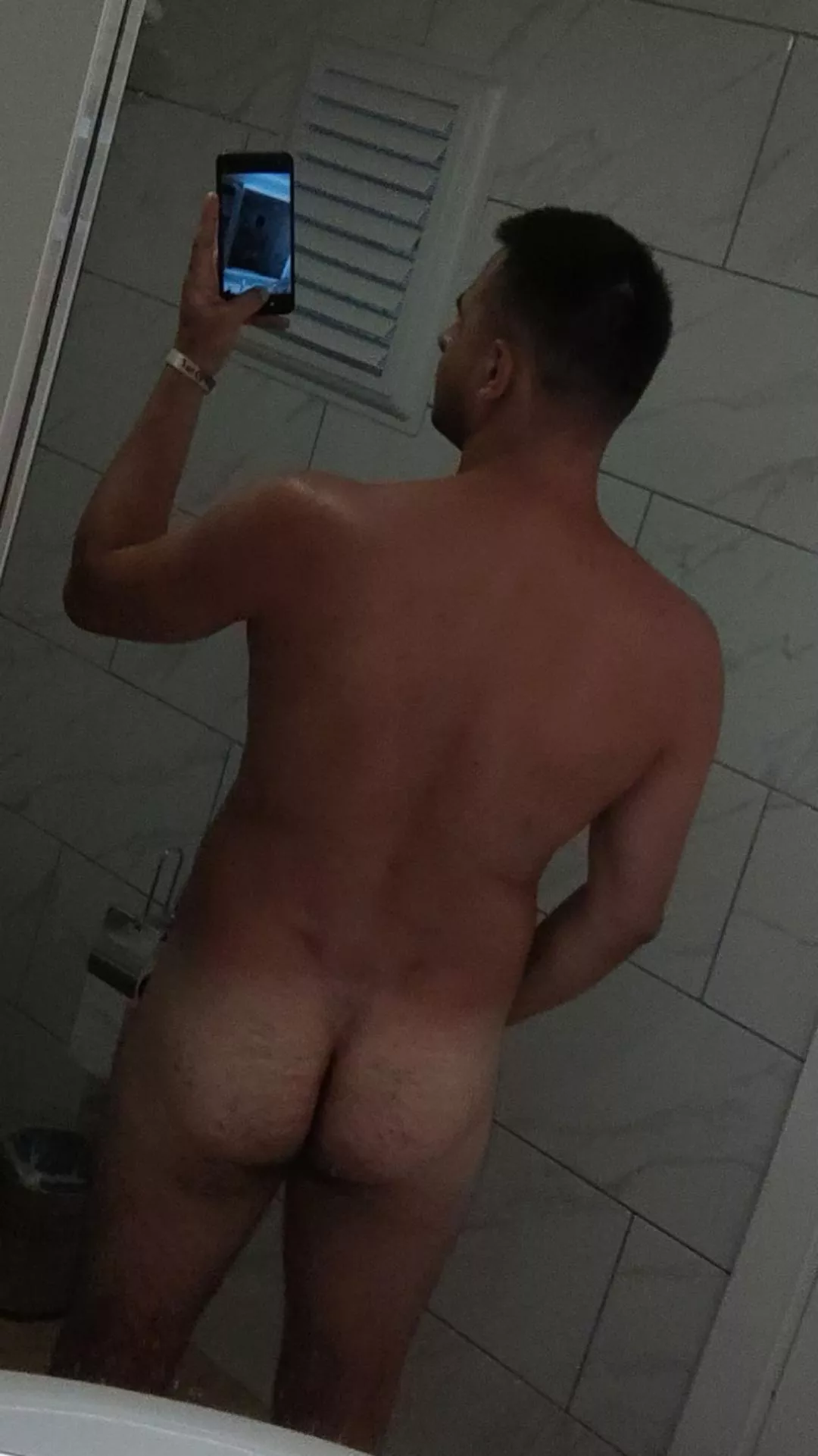 First Holiday for a long time brought back my tanline😍