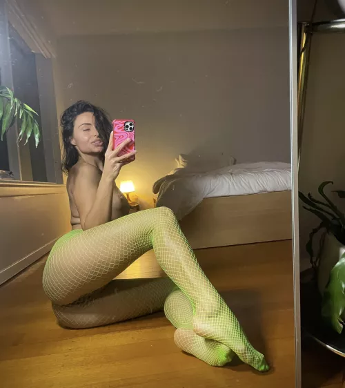 fishnets always make me feel like such a slut