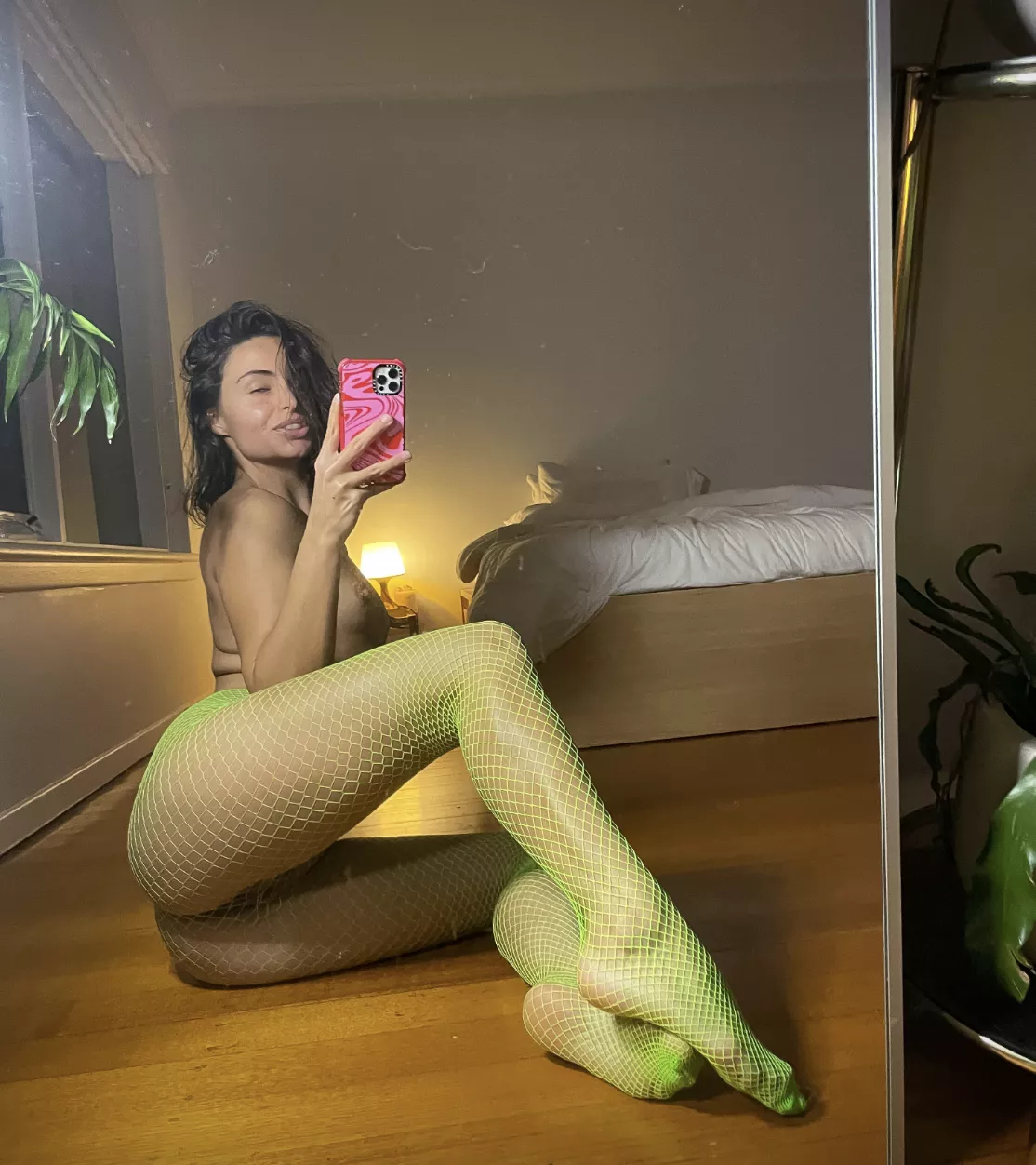 fishnets always make me feel like such a slut