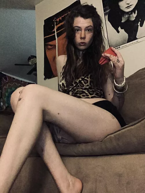 I don’t recall granting you permission to get hard… what’s that I see poking out of your panties then, whore? 👿😩 [domme]