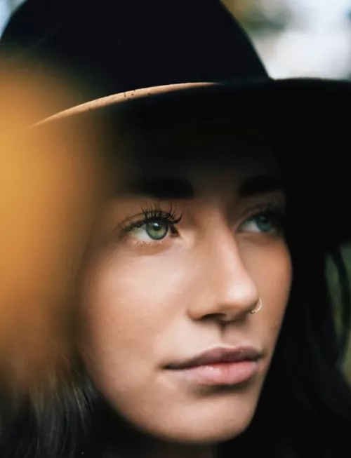 I want to destroy her face and cover it with cum