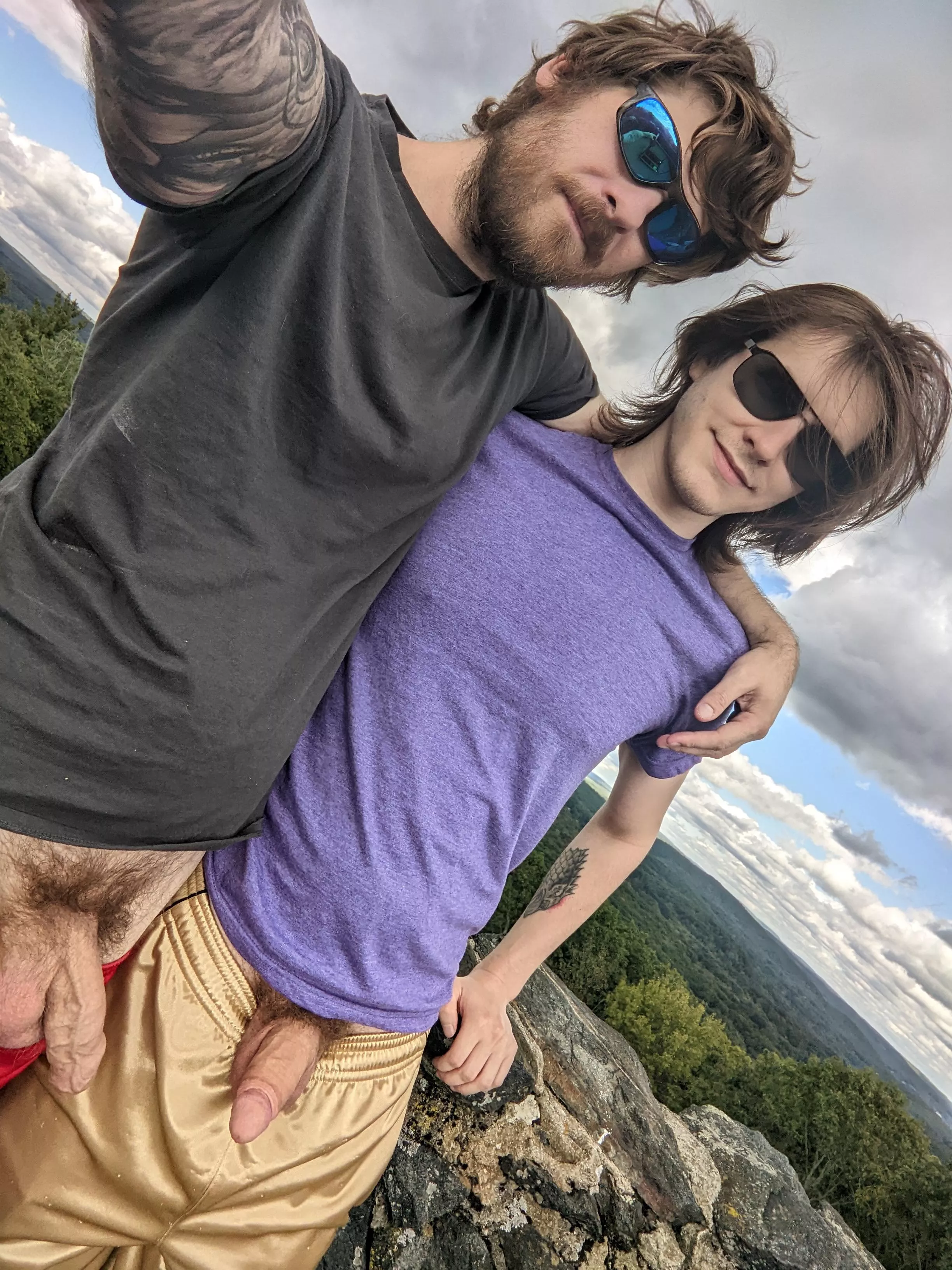 Real bro's whip out their dicks to compare (38)(32)