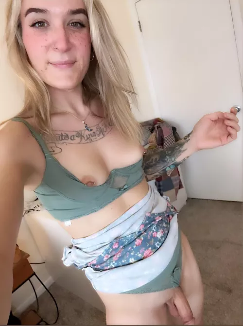 She’s a hanger 🤭❤️