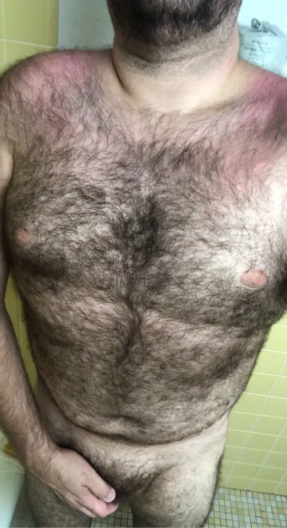 Who wants to chat with a hairy and husky guy? Any interest?