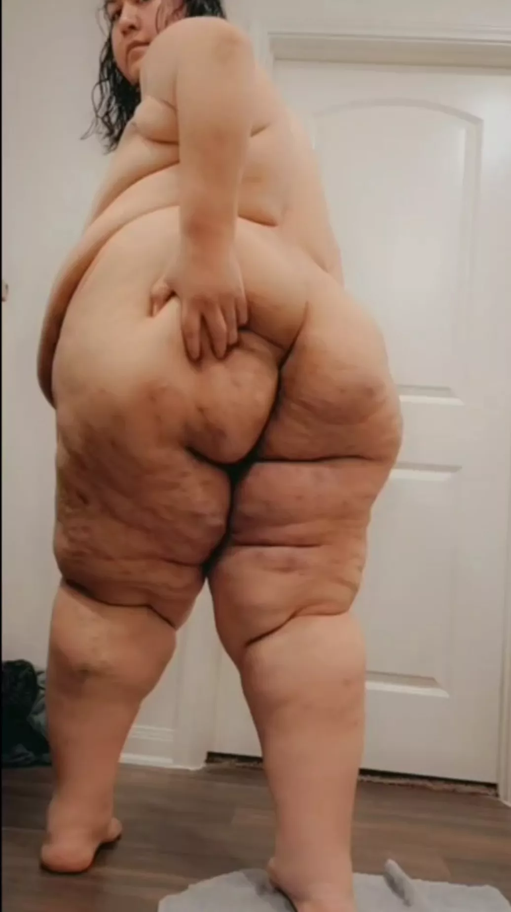 any chubby/fat guys here msg me or add my kik sillyfatchick9