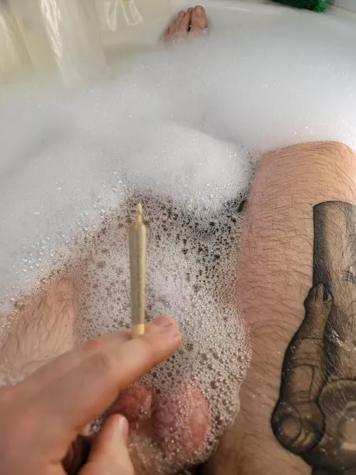 day 2 of covid recovery. bath and a joint. 33m.