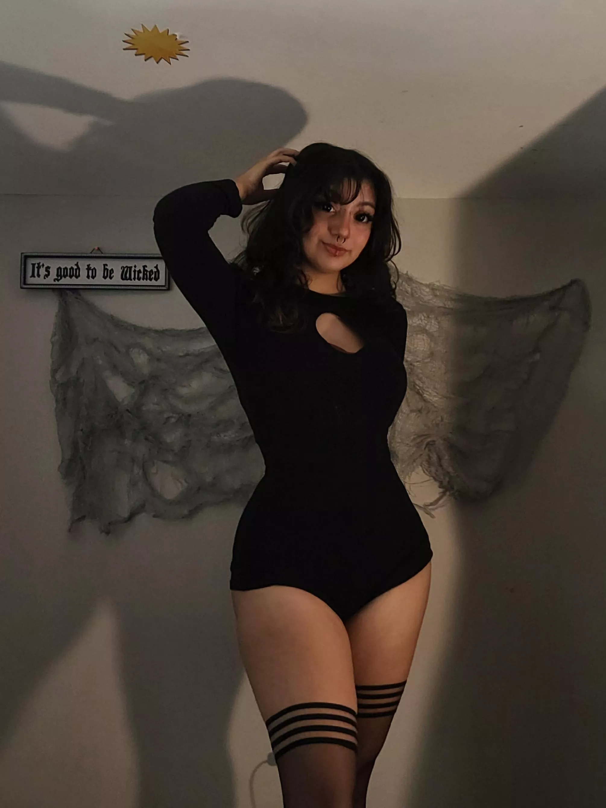 Emo gf wants to be pounded 🖤