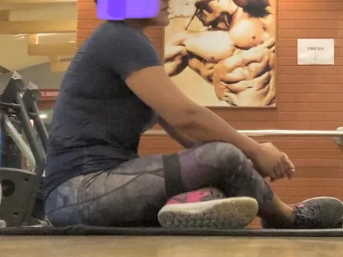 [F] my secret of fitness and yes am into younger ones badly especially in those who knows how to flirt in a nasty and intended way 😋