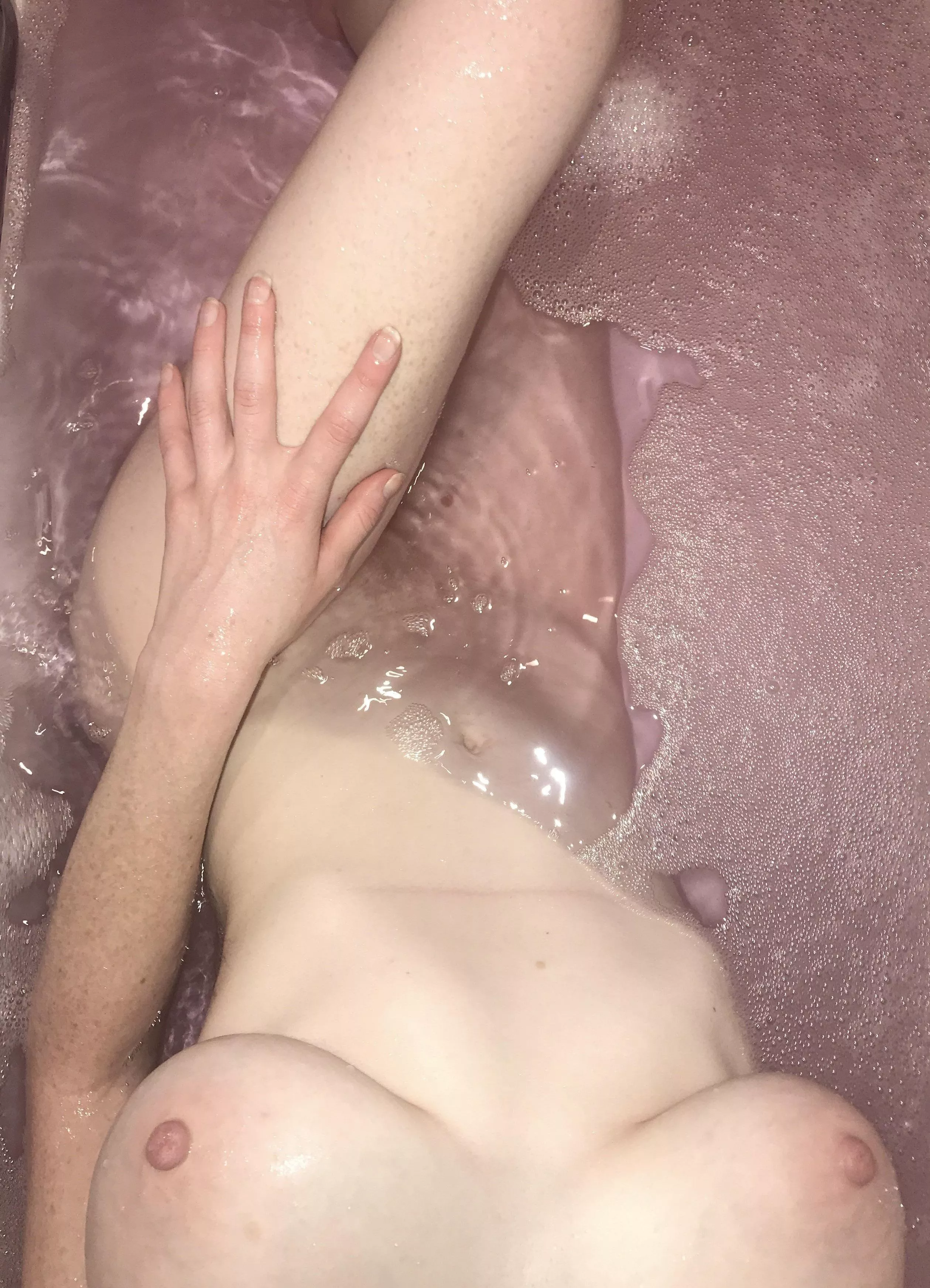 F/19/5”2/110lbs Always hated the scar across my tummy from a previous surgery, but it’s part of me 🤍