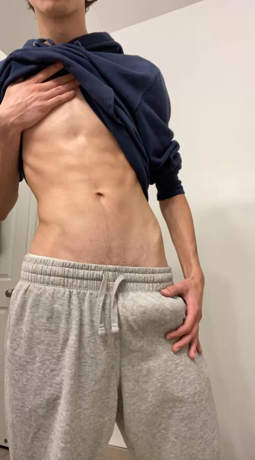 gray sweats for the win