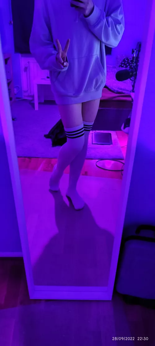 I finally got white thigh highs 🥰