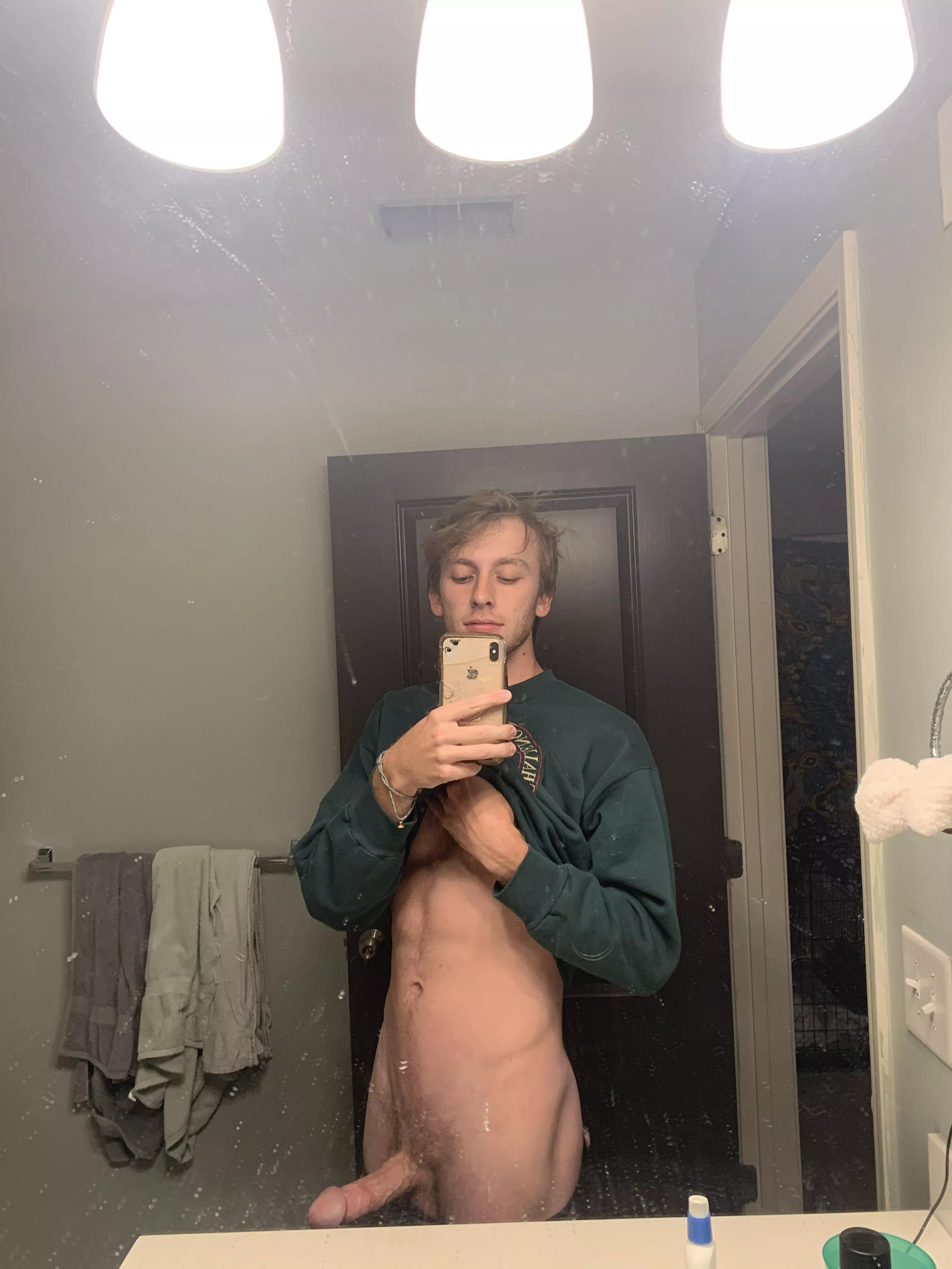 I wanna cum on a pretty milfs face I wanna cum on a pretty milfs face