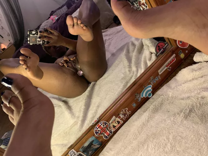 Let me send you pussy pics while you’re at work.