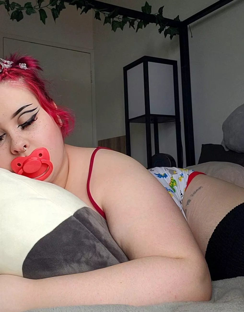 no diapers for me today! daddy is making me wear my training pants and if I pee in them I get a punishment 😢