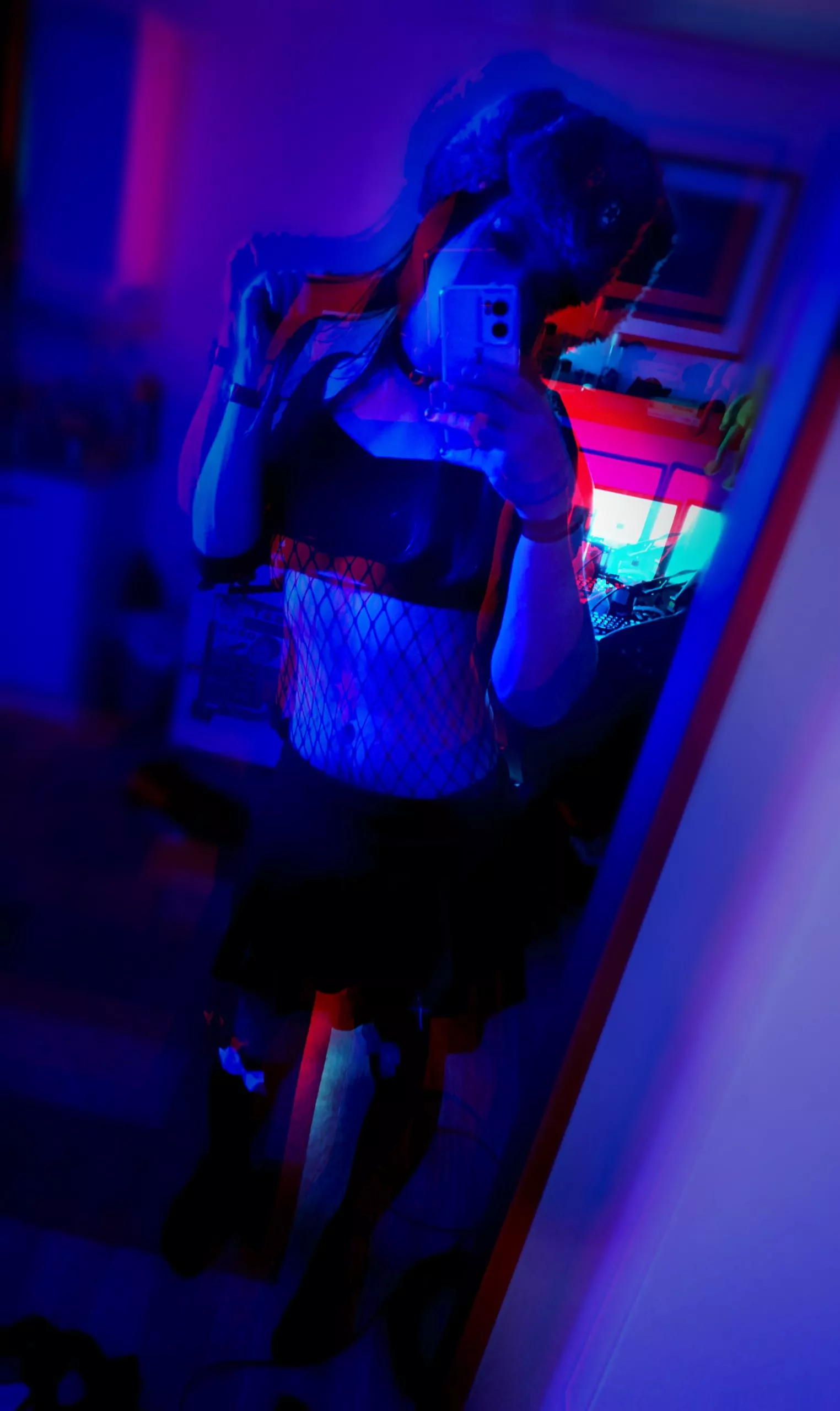 No tiddy commie goth gf🖤