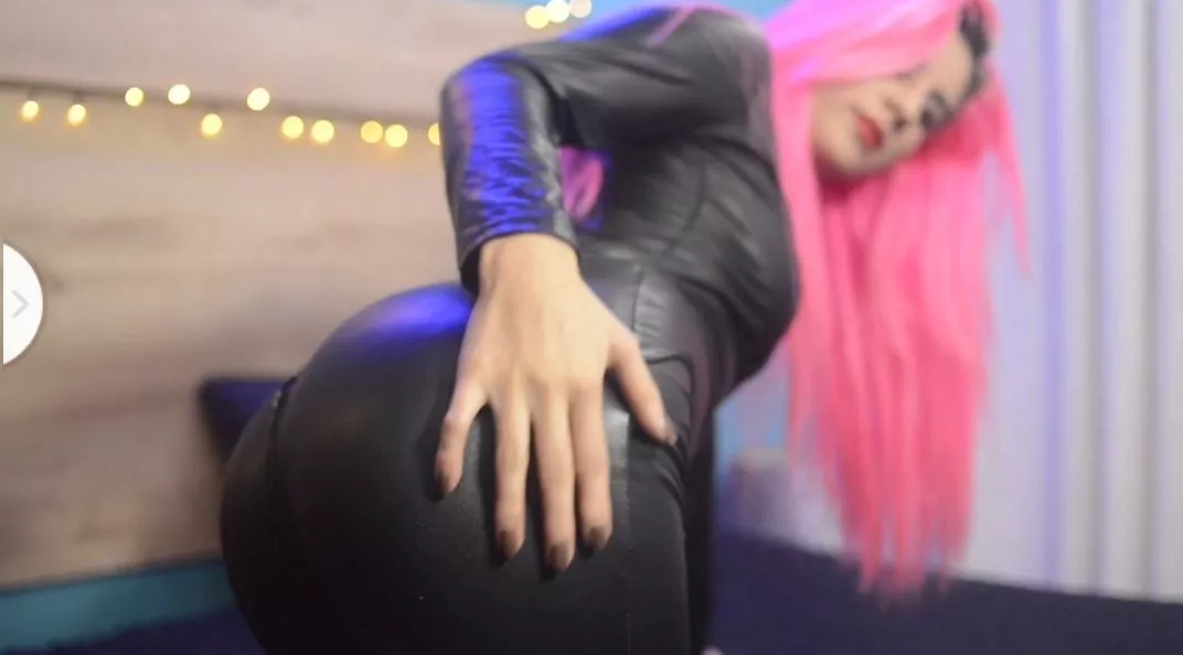 Sometimes I wear makeup, I hope I'm still adorable 🥺