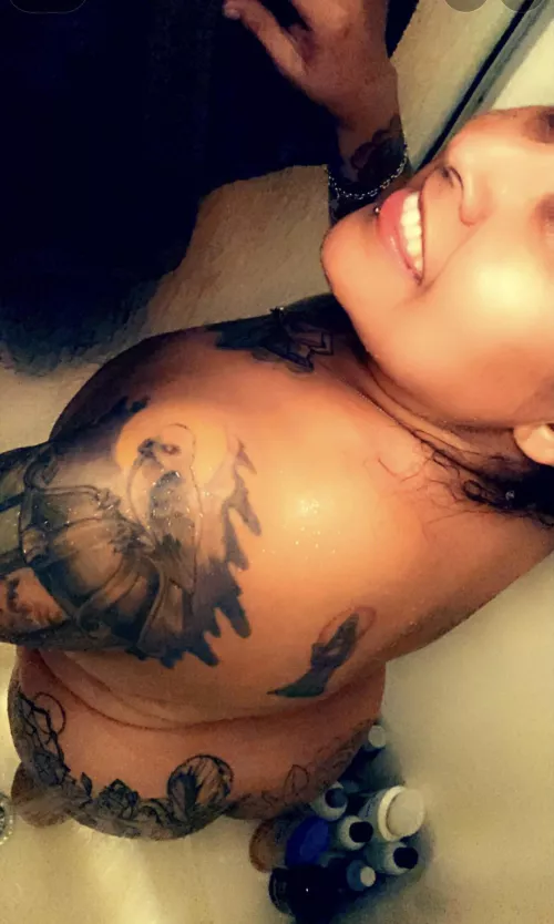 Thick Thursday ππ, nothing like a hotπΏ to start the day, but I could use and extra pair of hands πβ€οΈπ€€π¦